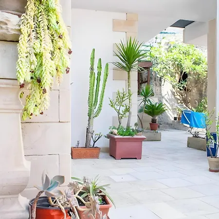 Atenaion Apartment *