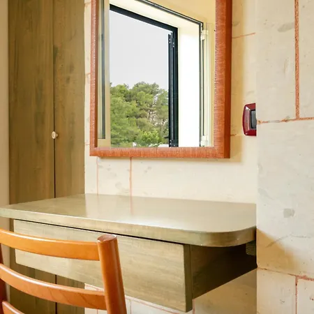 Atenaion Appartement *